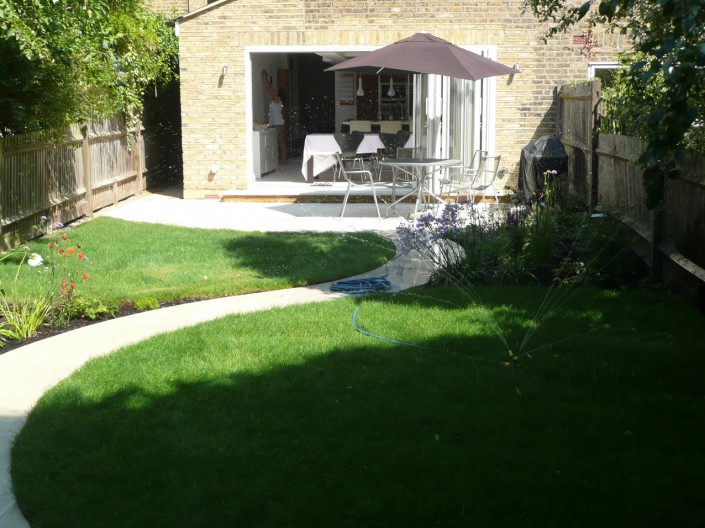 002WimbledonCurvyGarden