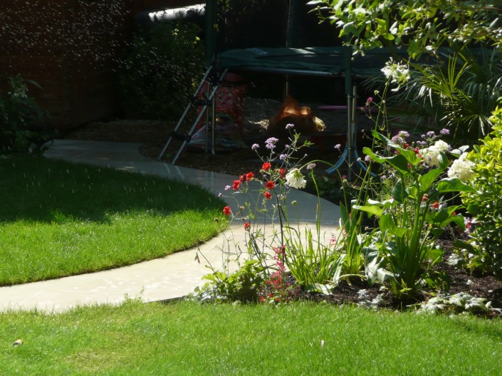 003WimbledonCurvyGarden